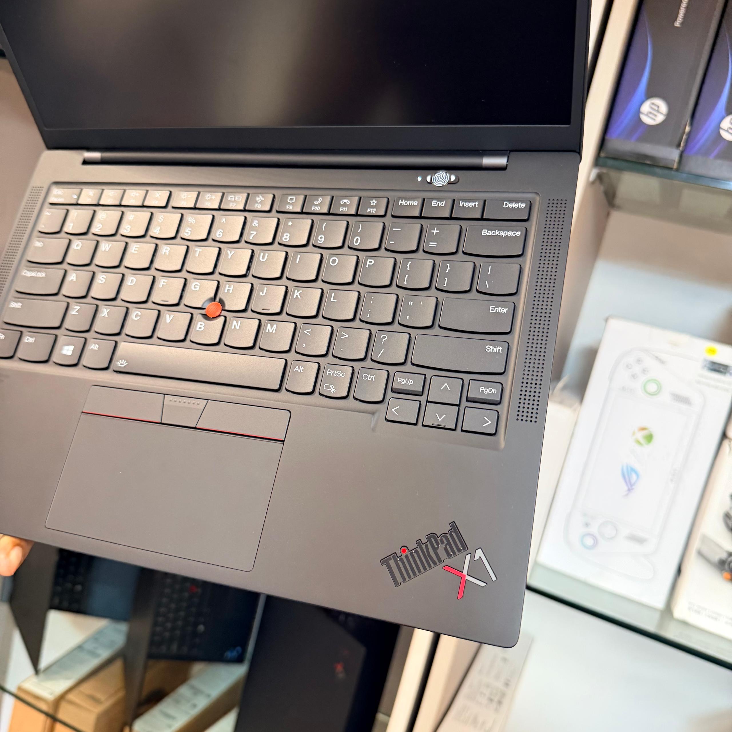 LENOVO X1 CARBON I5 11th GEN /256go /8GO
