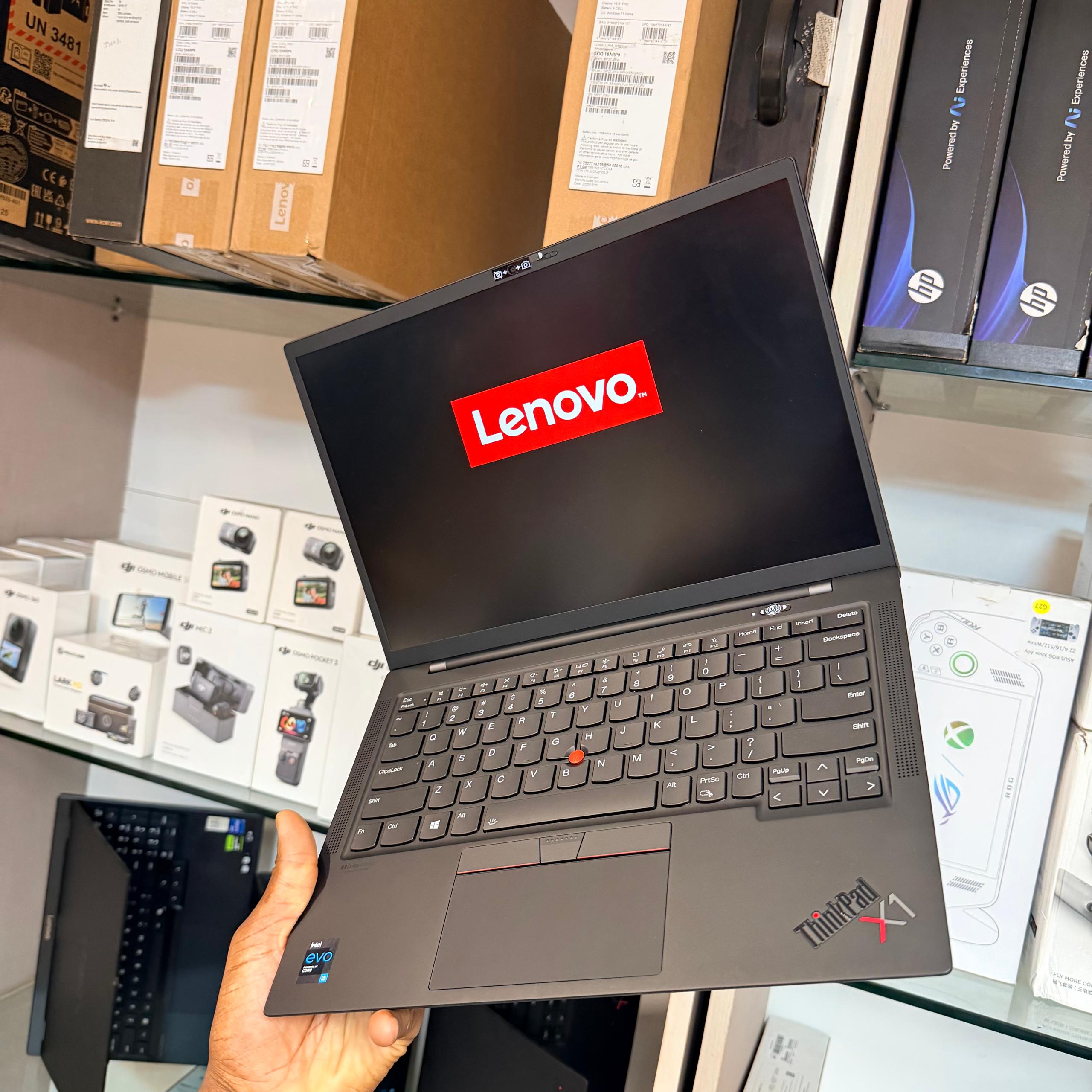 LENOVO X1 CARBON I5 11th GEN /256go /8GO