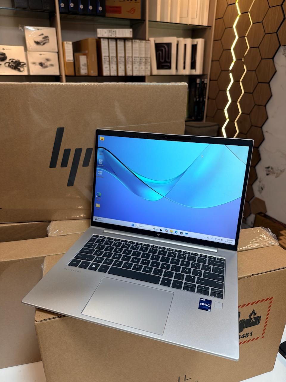 HP ELITEBOOK 840 G10 I7 13th GEN /16GO/512G0