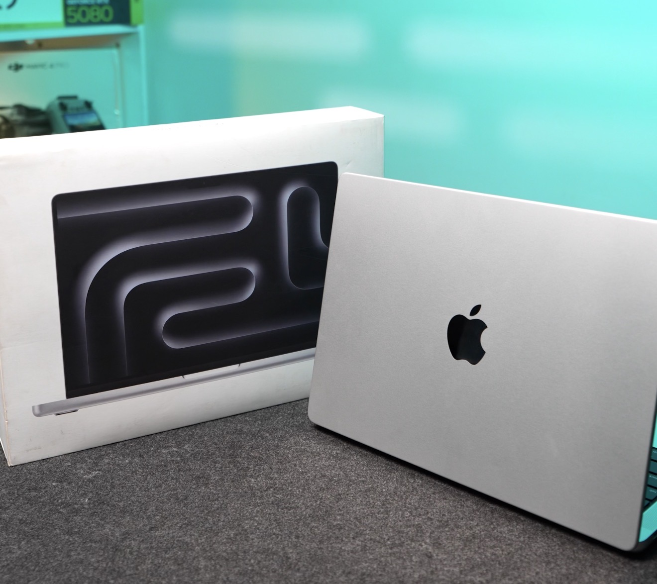 MACBOOK PRO 2024 M4 PRO / 24GO / 512GO SSD ECRAN 14 POUCES