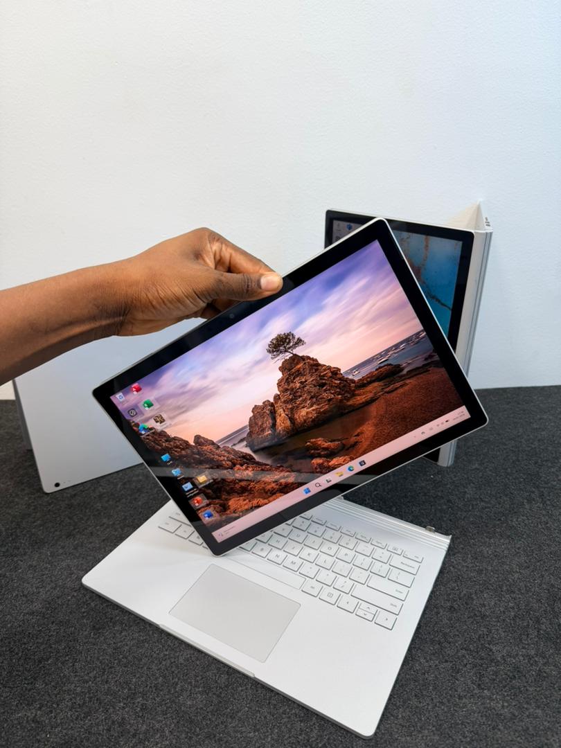 SURFACE BOOK 2 /COREE I5/256GO/8GO DE RAM