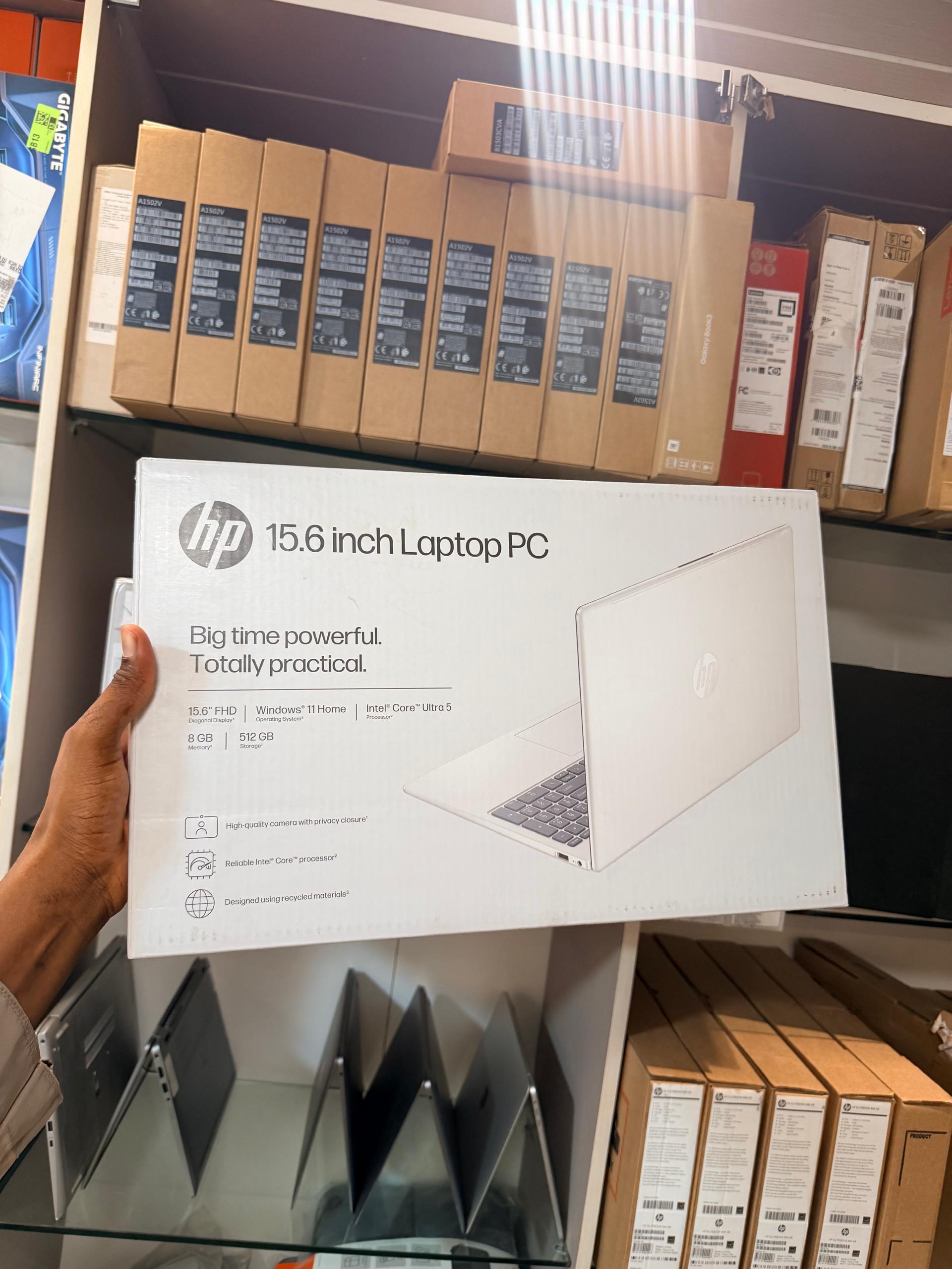 HP LAPTOP AI 15 225U/512GO/8GO