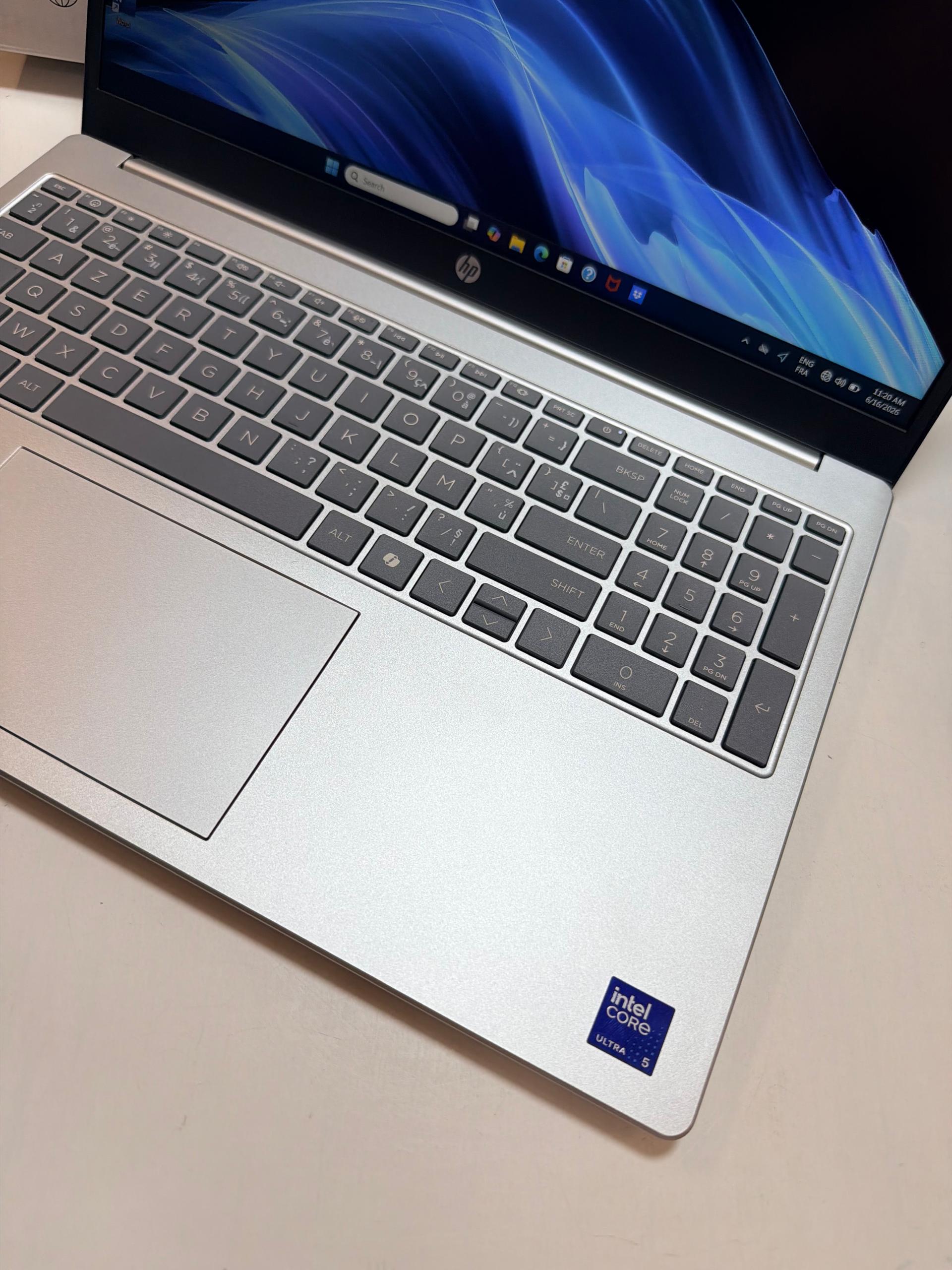 HP LAPTOP AI 15 225U/512GO/8GO