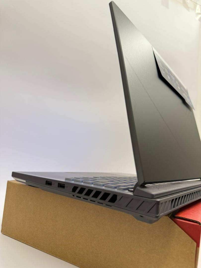 ASUS ROG STRIX G16 /R9/1TO/16GO /RTX 5050 8GO