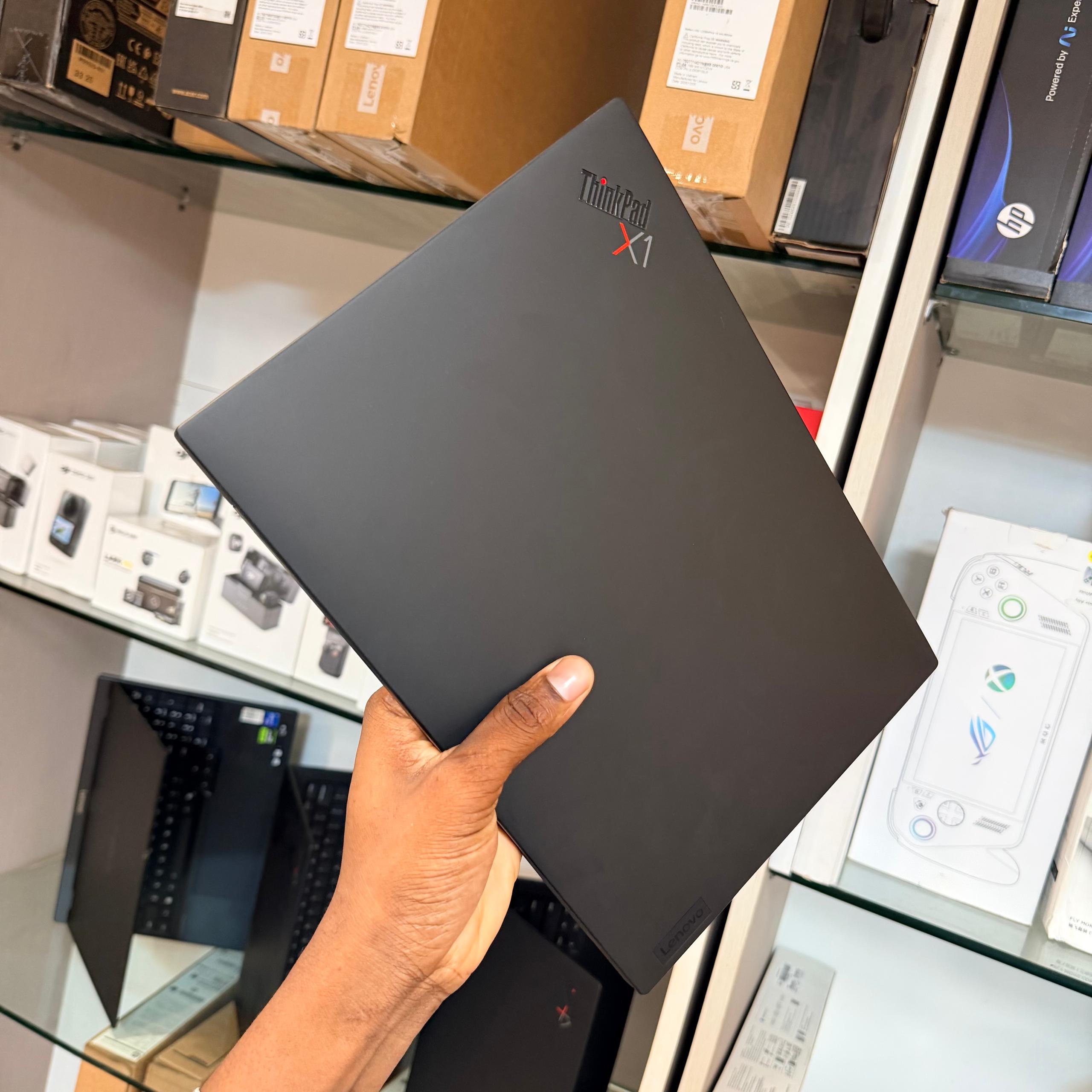 LENOVO X1 CARBON I5 11th GEN /256go /8GO