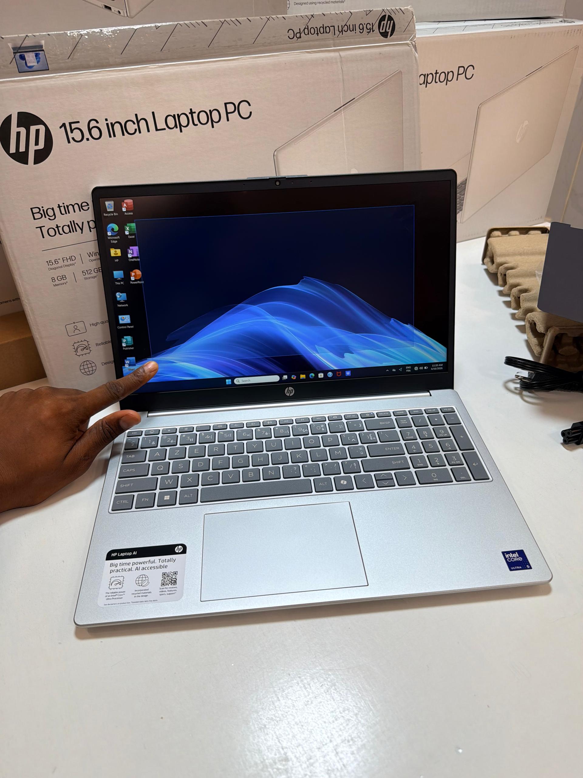 HP LAPTOP AI 15 225U/512GO/8GO
