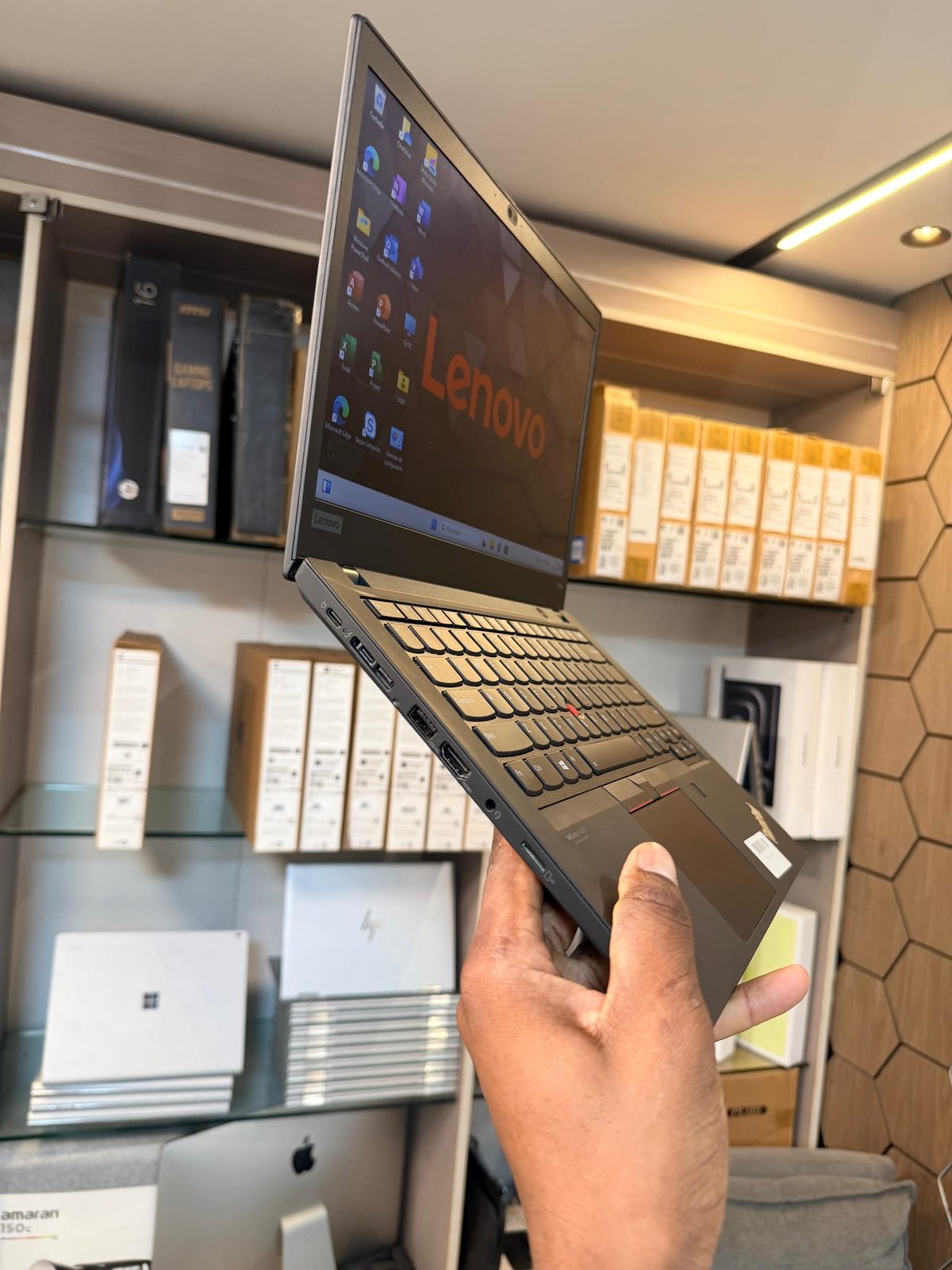 LENOVO THINKPAD P14S I7 1185G7 -24GO RAM-1TO SSD